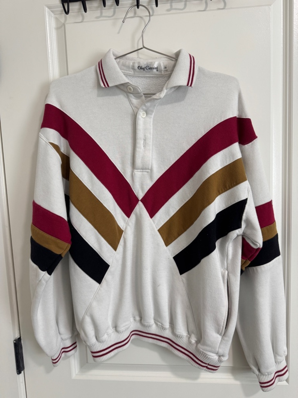 Oleg Cassini White Crewneck Pullover with Burgundy, Brown & Black Chevron
